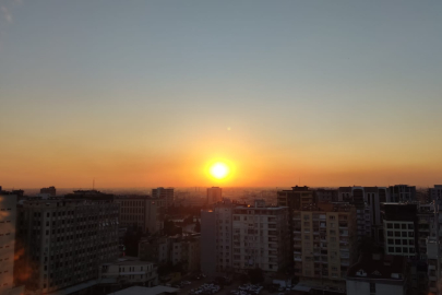 Sıcaklar Adana'nın peşini bırakmıyor