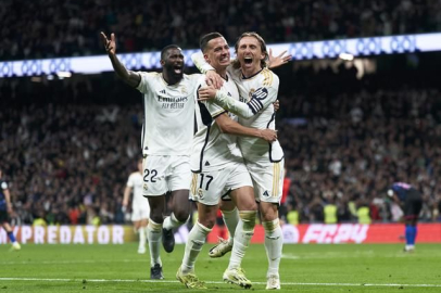 Arda Güler'in şanssız anı: Real Madrid - Sevilla maçında oyuna girmek için kenarda beklerken Modric'in golü oyuna giremediği anı belirledi