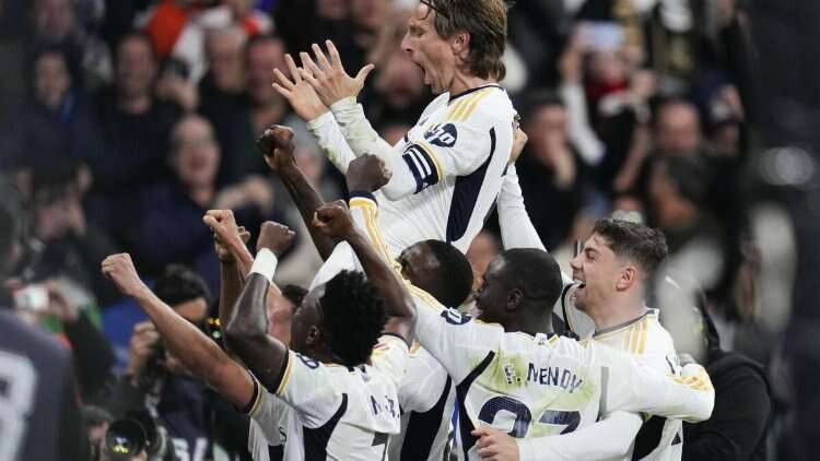 Real Madrid'de Modric Rüzgarı: Sevilla'yı 6 Dakikada Devirdi 