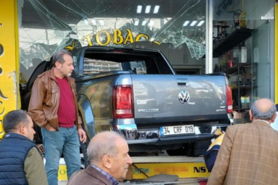 Kamyonet iş yerine uçarak girdi: 1 yaralı