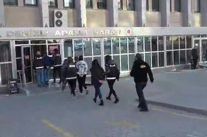Denizli'de sahte hesaplarla vatandaşları dolandıran şüphelilerden 7'si tutuklandı