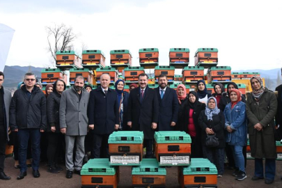 Başkan Yılmaz, küçük işletmecilere 550 damızlık dağıttı