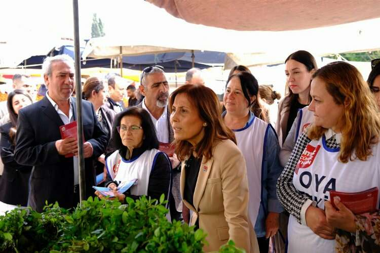 CHP Seyhan Belediye Başkan Adayı Oya Tekin, seçim kampanyasında sahaya indi 4