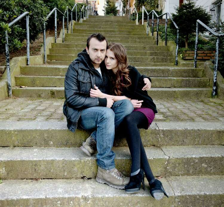 Ali Atay'ın Leyla Tercihi Ezgi Asaroğlu'ndan Yana 2