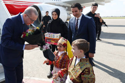 Cumhurbaşkanı Erdoğan Mersin Mitingi İçin Adana Havalimanı'na Geldi