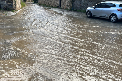 Muğla'da 15 dakikada sel meydana geldi