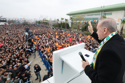 Şanlıurfa'da Yağmura Rağmen Coşkulu Miting: 31 Mart, Büyük Bir Kararın Eşiğinde