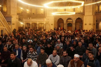 11 Mart Pazartesi Adana namaz vakitleri ne zaman? İmsak (Sahur), Sabah, öğle, ikindi, akşam (iftar), yatsı (Teravih) namazı saat kaçta?