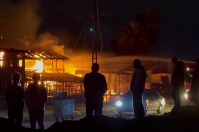 Sarıyer'de ahşap ev alev alev yandı