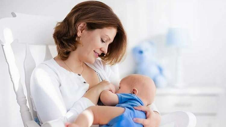 Uzmanı açıkladı: “Emziren anne oruç tutmakta zorlanmıyorsa oruç tutabilir”