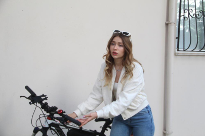 Antalya'da Ukraynalı Pazarlama Uzmanı, çalınan bisikletini kendi dedektifliğiyle buldu