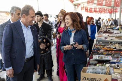 Mersin'de kadın ve aile hizmetleri dairesi bünyesindeki antika pazarı tutkunları buluşturuyor