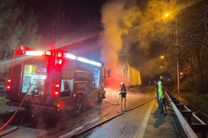 Adana'da kimyasal madde yüklü tırda çıkan yangın söndürüldü