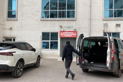 Darıca'da 25 yaşındaki kadın, evden çıkarken silahlı saldırıya uğradı