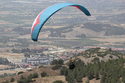 Denizli'de yamaç paraşütü kazasında hayatını kaybeden genç kız
