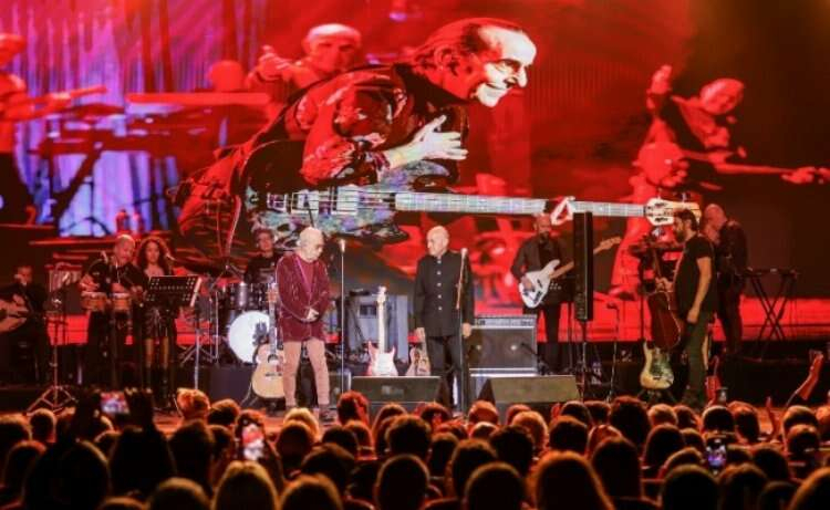 Mazhar-Fuat Özkan'sız ilk kez sahnedeler