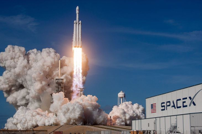 SpaceX, ABD Hükümeti İçin 1,8 milyar dolarlık casus uydu sözleşmesi imzaladı