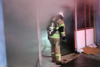 Adana'da iş yerinde çıkan yangın hasara neden oldu