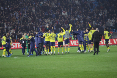 Fenerbahçe, deplasmanda Trabzonspor'u 3-2 mağlup etti