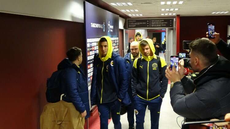 Fenerbahçe kafilesi stattan ayrıldı 2
