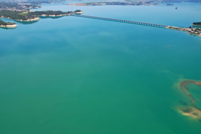 Adana'da kış mevsiminde yağışların azalmasıyla barajlarda sular çekilmeye başladı