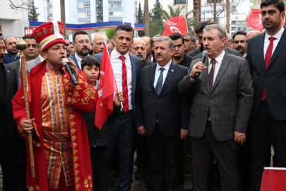 BBP Genel Başkanı Mustafa Destici, Sarıçam Belediyesi Başkan Adayı Uğur Aşık'ın seçim bürosunu ziyaret etti