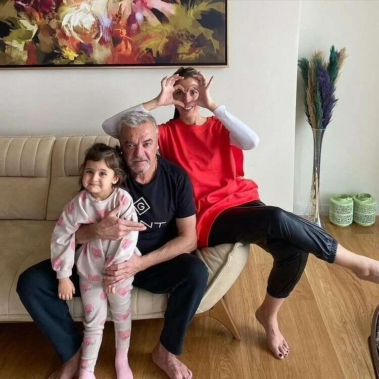 Yedi Yıllık Evlilik Sonrası Ayrılık: Mesut Akusta ve Şafak Özbir Anlaşmalı Boşandı