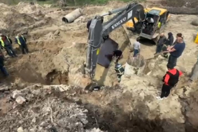 Çerkezköy'de hızlı tren inşaatında toprak altında kalan işçilerin kurtarılması için çalışmalar devam ediyor