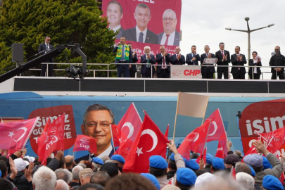 Özgür Özel, Balıkesir'de CHP adayları için destek istedi