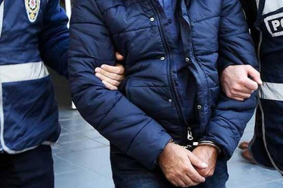 Mersin'deki yasaklı madde soruşturmasında yakalanan emekli akademisyen adli kontrolle salıverildi