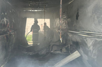 Hatay'da bireysel konteynerde çıkan yangın itfaiye tarafından söndürüldü