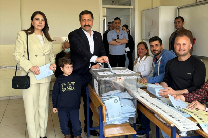 Mersin, Hatay ve Osmaniye'de valiler oylarını kullandı