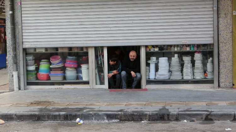 van sokaklar karıştı