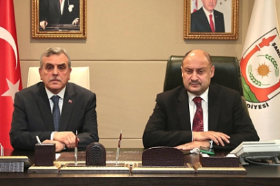 Şanlıurfa'da Refah Partisi'nin Belediye Başkanı Mehmet Kasım Gülpınar, görevi devraldı