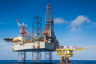 ABD'deki petrol ve doğal gaz sondaj kule sayısı sınırlı da olsa azalarak 620'ye geriledi.