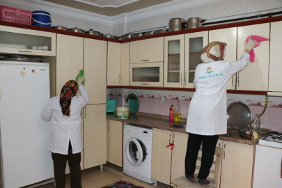 Haliliye Belediyesi, Ramazan Bayramı öncesi yaşlı ve kimsesiz vatandaşlara destek sağlıyor