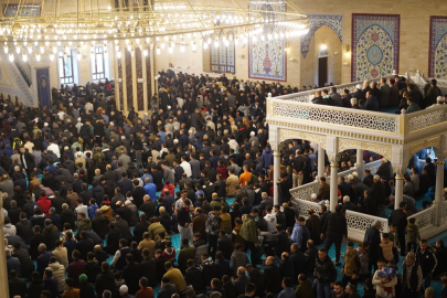 Kurban Bayramı namazı saat kaçta? Diyanet 2025 İl İl bayram namazı vakitlerini açıkladı: Adana, Mersin, İstanbul, Ankara, İzmir...