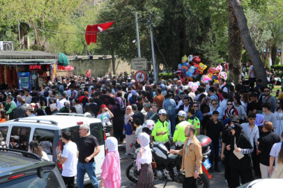 Şanlıurfa'nın İncisi Balıklıgöl, bayram tatilinde binlerce ziyaretçiyi ağırladı
