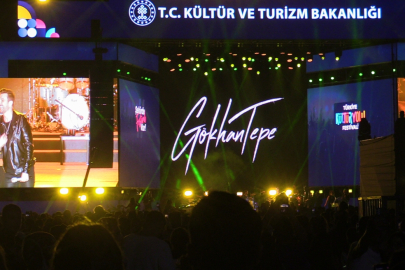 Gökhan Tepe, Adana'daki Uluslararası Portakal Çiçeği Karnavalı'nda sahne aldı