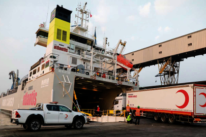Gazze için insani yardım malzemesi taşıyan İyilik Gemisi, El-Ariş Limanı’na yanaştı