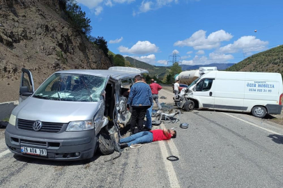 Muş-Kulp yolunda kafa kafaya çarpışma: 7 yaralı