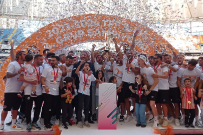 Adana 1954 FK kupasına kavuştu