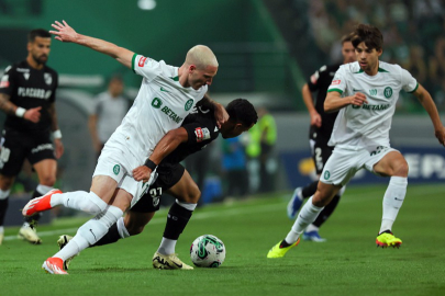 Sporting, Vitoria Guimaraes'i 3-0 mağlup ederek liderliğini sürdürdü