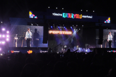 Uluslararası Portakal Çiçeği Karnavalı müzik grubu "KÖFN" konseriyle sona erdi