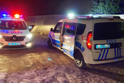 İstanbul Zeytinburnu’nda bıçaklı lastik terörü! 20 araca zarar veren şahıs yakalandı