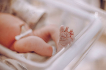 Sezaryen, bebek için daha az riskliyken normal doğumda anne daha hızlı toparlanıyor