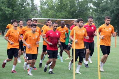 Adanaspor’un ligde kalması, Bandırma Spor galibiyetine bağlı