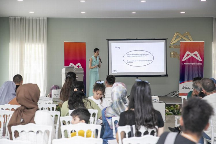 Özel ihtiyaçlı bireylerin ailelerine yönelik seminer