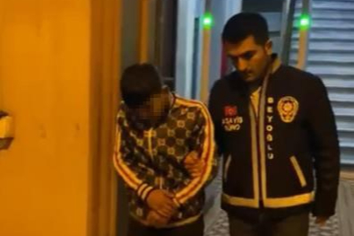 İzmir’de 16 yaşındaki çocuk, tartıştığı adamı bıçaklayarak ağır yaraladı