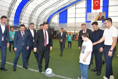 Hatay'da depremzede çocukların mücadele ettiği futbol turnuvası sona erdi